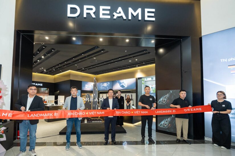 Dreame khai trương cửa hàng flagship đầu tiên tại Landmark 81, ra mắt robot hút bụi lau nhà đầu tiên trên thế giới có khả năng tự động thay giẻ lau