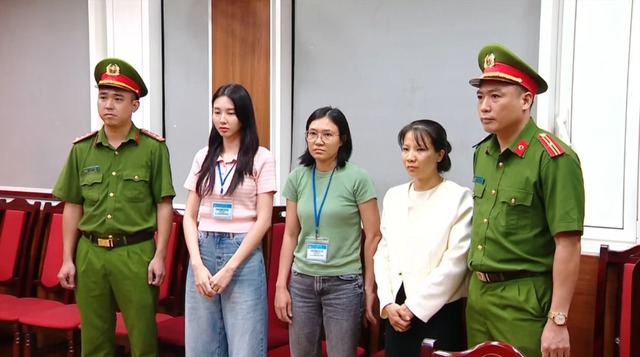 Hé lộ lời đề nghị của Thùy Tiên trong vụ kẹo Kera, nàng hậu thu lợi cực khủng mỗi lần lên livestream