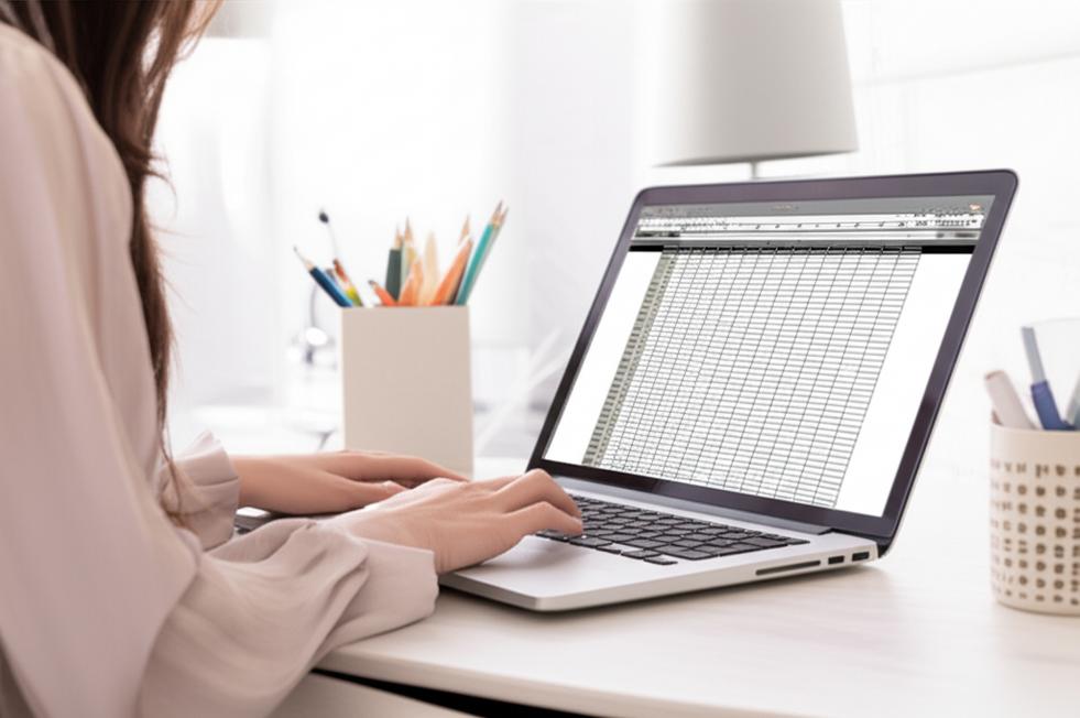 Laptop văn phòng 2025: mỏng nhẹ, hiệu năng cao.