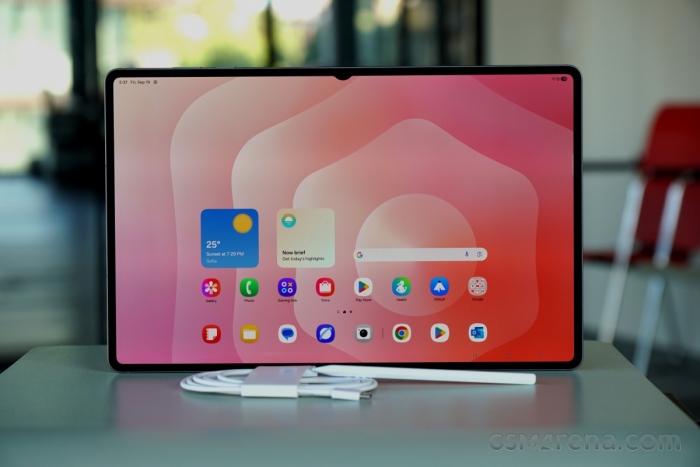 Mở hộp, trên tay Galaxy Tab S11 Ultra: Máy tính bảng mỏng nhẹ bậc nhất so kè iPad Pro M4