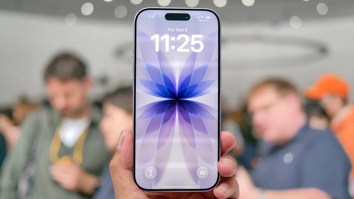 Tin công nghệ tối 12/9: iPhone 17 đáng mua nhất, iPhone XS rẻ bèo, bộ trưởng AI đầu tiên xuất hiện, iPhone 16 Pro Max rẻ